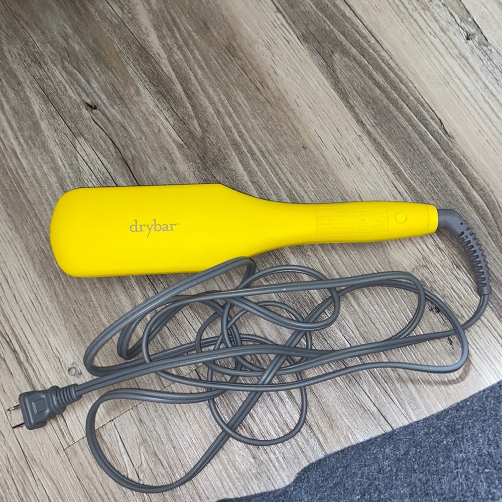 Dry bar straightening brush